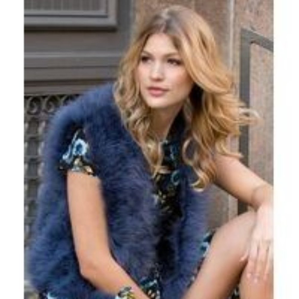 Yumi Kim "Away We Go" Feather Vest (Navy)